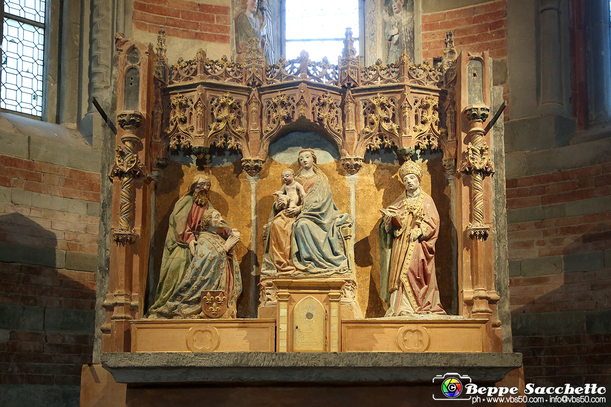 VBS_7346 - Abbazia di Vezzolano - Presepe artistico di Anna Rosa Nicola.jpg